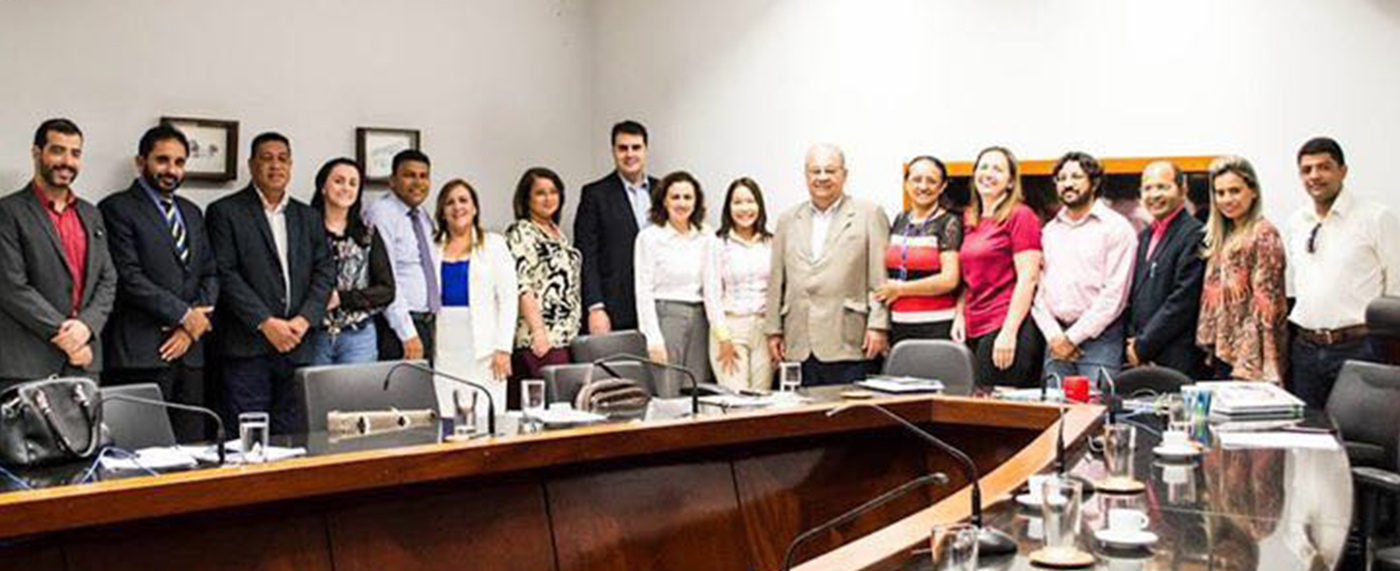 Reunião em 02 de agosto de 2016, com o Secretário de Fazenda, SENERI  PALUDO, presentes os representantes da Classe Contábil Mato-Grossense:
